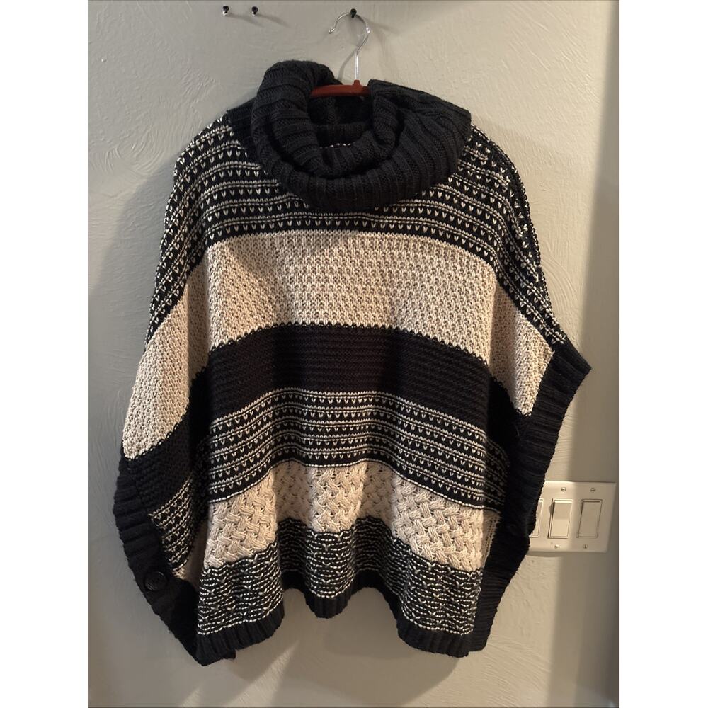 Poncho Shawl Pullover Sweater W/ Cowl Neck Black‎ & Cream Boho Vintage Witchy